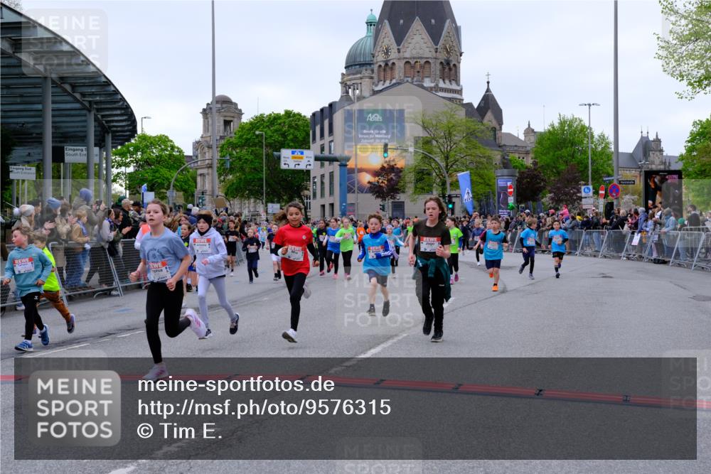 25.04.2026 - Das Zehntel Tim E. http://msf.ph/oto/9576315 25.04.2026 10:56:25 Ziel 5003, 5284, 5305, 5469, 5523, 5557, 5559, 5671, 5813, 5828, 5894, 5909, 6082, 6157, 6230, 6360, 6416, 6665, 6672, 6675, 6697, 6816, 6818, 7052, 7120, 7211, 7316, 7328, 7405, 7429, 7527, 7574, 7988 meine-sportfotos.de