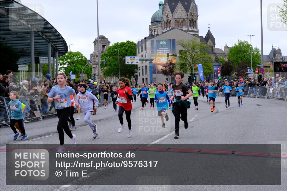 25.04.2026 - Das Zehntel Tim E. http://msf.ph/oto/9576317 25.04.2026 10:56:25 Ziel 5003, 5284, 5305, 5469, 5523, 5557, 5559, 5671, 5813, 5828, 5894, 5909, 6082, 6157, 6230, 6360, 6416, 6665, 6672, 6675, 6697, 6816, 6818, 7052, 7120, 7211, 7316, 7328, 7405, 7429, 7527, 7574, 7988 meine-sportfotos.de