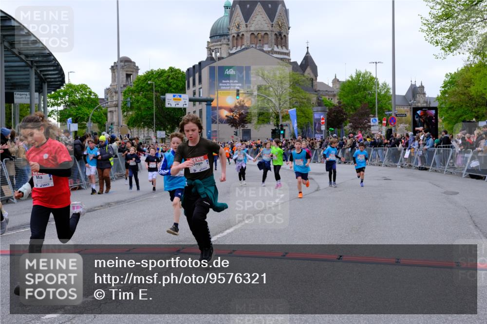 25.04.2026 - Das Zehntel Tim E. http://msf.ph/oto/9576321 25.04.2026 10:56:26 Ziel 5003, 5284, 5305, 5469, 5523, 5557, 5559, 5671, 5813, 5828, 5909, 6082, 6157, 6230, 6360, 6416, 6665, 6672, 6675, 6697, 6816, 6818, 7052, 7120, 7211, 7316, 7328, 7405, 7429, 7522, 7527, 7574, 7988 meine-sportfotos.de