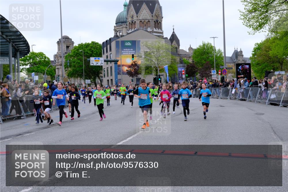 25.04.2026 - Das Zehntel Tim E. http://msf.ph/oto/9576330 25.04.2026 10:56:27 Ziel 3995, 5003, 5277, 5284, 5305, 5469, 5557, 5559, 5671, 5813, 5828, 6157, 6230, 6360, 6416, 6665, 6672, 6675, 6697, 6755, 6816, 6818, 7052, 7120, 7211, 7316, 7328, 7405, 7429, 7522, 7527, 7574, 7988 meine-sportfotos.de