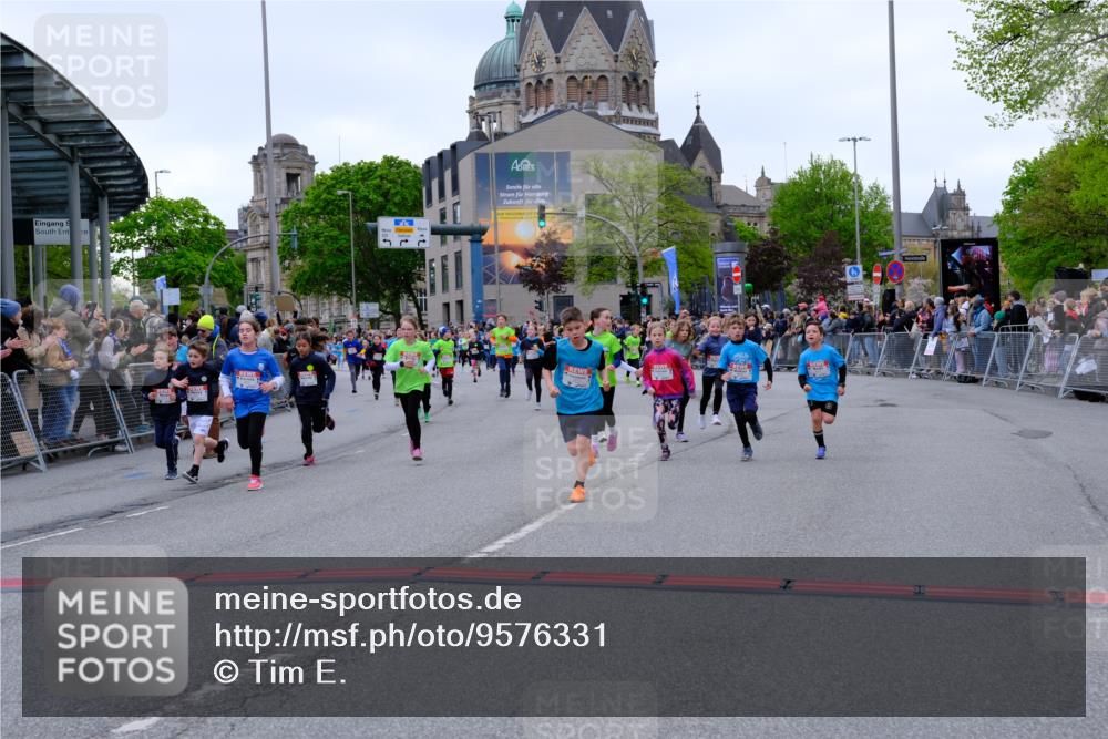 25.04.2026 - Das Zehntel Tim E. http://msf.ph/oto/9576331 25.04.2026 10:56:27 Ziel 3995, 5003, 5277, 5284, 5305, 5469, 5557, 5559, 5671, 5813, 5828, 6157, 6230, 6360, 6416, 6665, 6672, 6675, 6697, 6755, 6816, 6818, 7052, 7120, 7211, 7316, 7328, 7405, 7429, 7522, 7527, 7574, 7988 meine-sportfotos.de