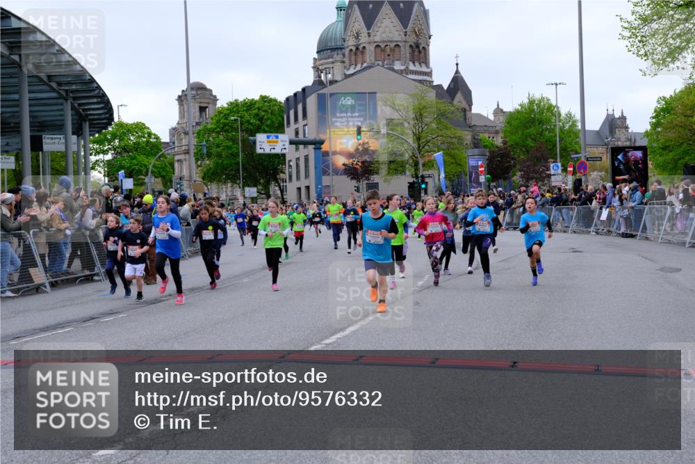 25.04.2026 - Das Zehntel Tim E. http://msf.ph/oto/9576332 25.04.2026 10:56:27 Ziel 3995, 5003, 5277, 5284, 5305, 5469, 5557, 5559, 5671, 5813, 5828, 6157, 6230, 6360, 6416, 6665, 6672, 6675, 6697, 6755, 6816, 6818, 7052, 7120, 7211, 7316, 7328, 7405, 7429, 7522, 7527, 7574, 7988 meine-sportfotos.de