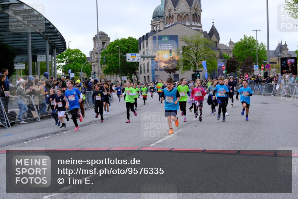 25.04.2026 - Das Zehntel Tim E. http://msf.ph/oto/9576335 25.04.2026 10:56:28 Ziel 3995, 5003, 5258, 5264, 5267, 5277, 5284, 5305, 5469, 5557, 5559, 5671, 5813, 5828, 6157, 6230, 6360, 6416, 6665, 6672, 6675, 6697, 6755, 6816, 6818, 7052, 7120, 7211, 7316, 7405, 7429, 7522, 7527, 7574, 8045 meine-sportfotos.de