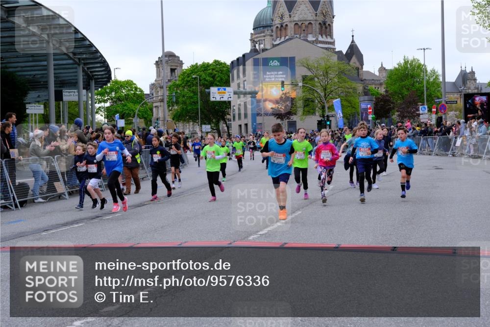 25.04.2026 - Das Zehntel Tim E. http://msf.ph/oto/9576336 25.04.2026 10:56:28 Ziel 3995, 5003, 5258, 5264, 5267, 5277, 5284, 5305, 5469, 5557, 5559, 5671, 5813, 5828, 6157, 6230, 6360, 6416, 6665, 6672, 6675, 6697, 6755, 6816, 6818, 7052, 7120, 7211, 7316, 7405, 7429, 7522, 7527, 7574, 8045 meine-sportfotos.de