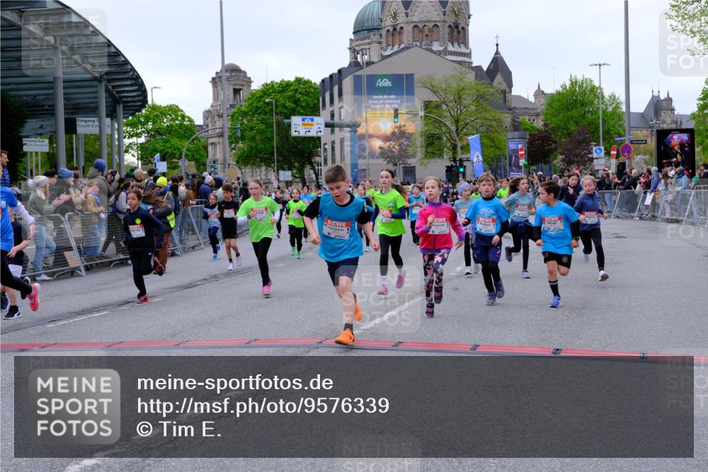 25.04.2026 - Das Zehntel Tim E. http://msf.ph/oto/9576339 25.04.2026 10:56:28 Ziel 3995, 5003, 5258, 5264, 5267, 5277, 5284, 5305, 5469, 5557, 5559, 5671, 5813, 5828, 6157, 6230, 6360, 6416, 6665, 6672, 6675, 6697, 6755, 6816, 6818, 7052, 7120, 7211, 7316, 7405, 7429, 7522, 7527, 7574, 8045 meine-sportfotos.de