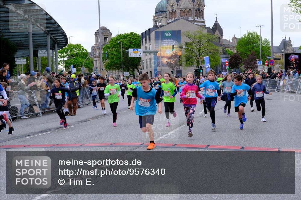 25.04.2026 - Das Zehntel Tim E. http://msf.ph/oto/9576340 25.04.2026 10:56:28 Ziel 3995, 5003, 5258, 5264, 5267, 5277, 5284, 5305, 5469, 5557, 5559, 5671, 5813, 5828, 6157, 6230, 6360, 6416, 6665, 6672, 6675, 6697, 6755, 6816, 6818, 7052, 7120, 7211, 7316, 7405, 7429, 7522, 7527, 7574, 8045 meine-sportfotos.de