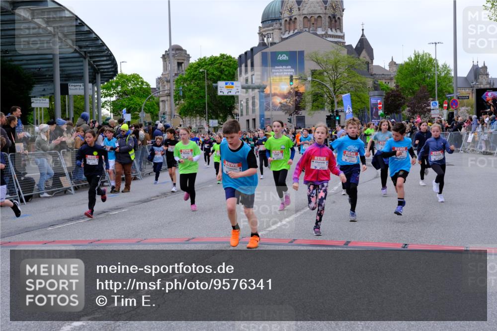 25.04.2026 - Das Zehntel Tim E. http://msf.ph/oto/9576341 25.04.2026 10:56:29 Ziel 3995, 5003, 5258, 5264, 5267, 5277, 5284, 5305, 5469, 5557, 5559, 5671, 5813, 5828, 6157, 6230, 6360, 6416, 6665, 6672, 6675, 6697, 6755, 6816, 6818, 7052, 7120, 7211, 7316, 7405, 7429, 7522, 7527, 7574, 8045 meine-sportfotos.de