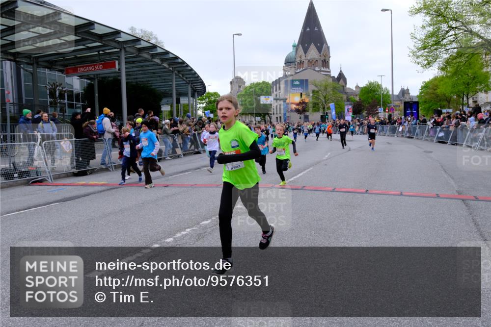 25.04.2026 - Das Zehntel Tim E. http://msf.ph/oto/9576351 25.04.2026 10:56:35 Ziel 3995, 5000, 5258, 5264, 5267, 5277, 5284, 5305, 5557, 5559, 5567, 5571, 5657, 5661, 5708, 5773, 5813, 5836, 6187, 6207, 6279, 6360, 6403, 6477, 6482, 6628, 6645, 6665, 6672, 6697, 6716, 6755, 6756, 6816, 6818, 6916, 7027, 7120, 7522, 7527, 7665, 8013, 8043, 8045 meine-sportfotos.de
