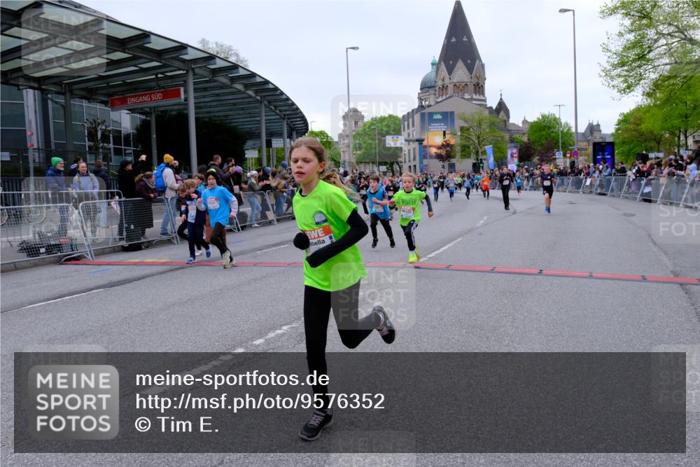 25.04.2026 - Das Zehntel Tim E. http://msf.ph/oto/9576352 25.04.2026 10:56:35 Ziel 3995, 5000, 5258, 5264, 5267, 5277, 5284, 5305, 5557, 5559, 5567, 5571, 5657, 5661, 5708, 5773, 5813, 5836, 6187, 6207, 6279, 6360, 6403, 6477, 6482, 6628, 6645, 6665, 6672, 6697, 6716, 6755, 6756, 6816, 6818, 6916, 7027, 7120, 7522, 7527, 7665, 8013, 8043, 8045 meine-sportfotos.de