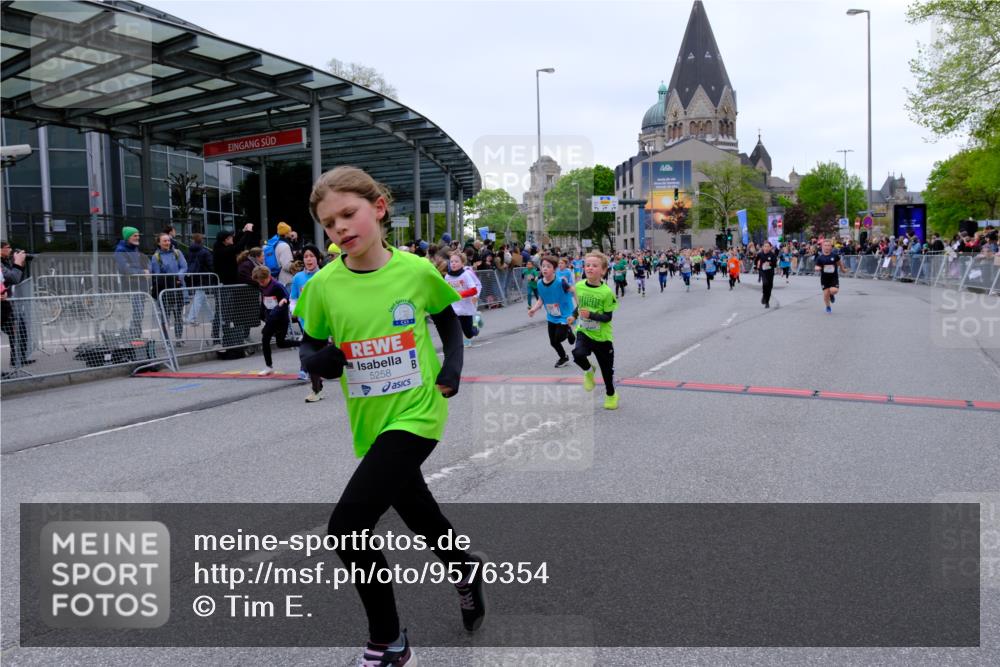 25.04.2026 - Das Zehntel Tim E. http://msf.ph/oto/9576354 25.04.2026 10:56:35 Ziel 3995, 5000, 5258, 5264, 5267, 5277, 5284, 5305, 5557, 5559, 5567, 5571, 5657, 5661, 5708, 5773, 5813, 5836, 6187, 6207, 6279, 6360, 6403, 6477, 6482, 6628, 6645, 6665, 6672, 6697, 6716, 6755, 6756, 6816, 6818, 6916, 7027, 7120, 7522, 7527, 7665, 8013, 8043, 8045 meine-sportfotos.de