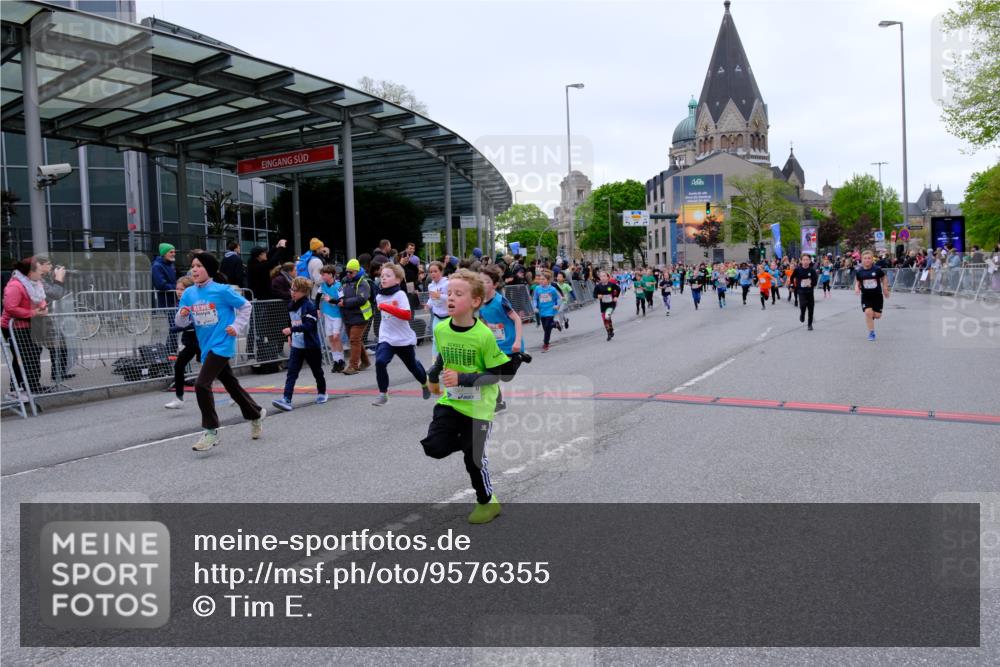 25.04.2026 - Das Zehntel Tim E. http://msf.ph/oto/9576355 25.04.2026 10:56:36 Ziel 3995, 5000, 5258, 5264, 5267, 5277, 5284, 5305, 5557, 5559, 5567, 5571, 5657, 5661, 5708, 5764, 5773, 5836, 5854, 6149, 6187, 6207, 6279, 6403, 6477, 6482, 6502, 6628, 6645, 6665, 6672, 6697, 6716, 6755, 6756, 6816, 6818, 6916, 7027, 7120, 7522, 7527, 7665, 7802, 8013, 8043, 8045 meine-sportfotos.de