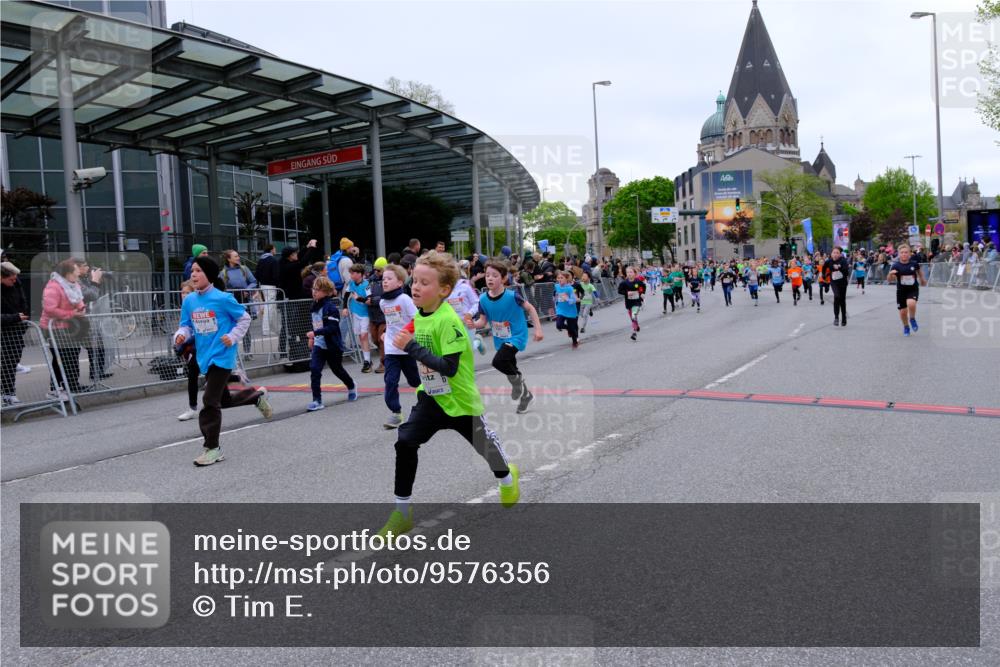 25.04.2026 - Das Zehntel Tim E. http://msf.ph/oto/9576356 25.04.2026 10:56:36 Ziel 3995, 5000, 5258, 5264, 5267, 5277, 5284, 5305, 5557, 5559, 5567, 5571, 5657, 5661, 5708, 5764, 5773, 5836, 5854, 6149, 6187, 6207, 6279, 6403, 6477, 6482, 6502, 6628, 6645, 6665, 6672, 6697, 6716, 6755, 6756, 6816, 6818, 6916, 7027, 7120, 7522, 7527, 7665, 7802, 8013, 8043, 8045 meine-sportfotos.de
