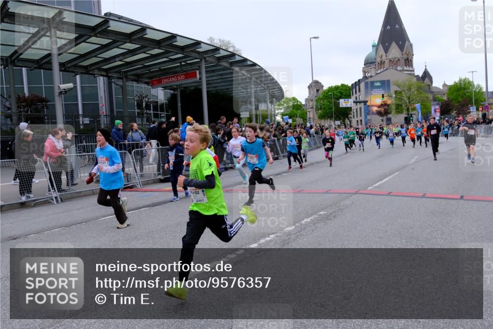 25.04.2026 - Das Zehntel Tim E. http://msf.ph/oto/9576357 25.04.2026 10:56:36 Ziel 3995, 5000, 5258, 5264, 5267, 5277, 5284, 5305, 5557, 5559, 5567, 5571, 5657, 5661, 5708, 5764, 5773, 5836, 5854, 6149, 6187, 6207, 6279, 6403, 6477, 6482, 6502, 6628, 6645, 6665, 6672, 6697, 6716, 6755, 6756, 6816, 6818, 6916, 7027, 7120, 7522, 7527, 7665, 7802, 8013, 8043, 8045 meine-sportfotos.de