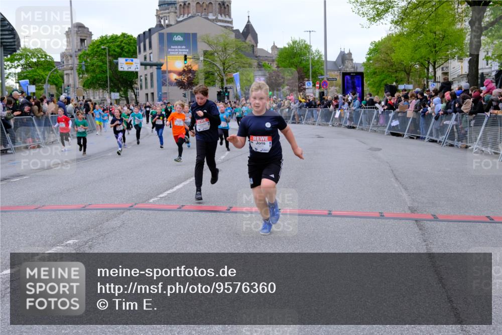 25.04.2026 - Das Zehntel Tim E. http://msf.ph/oto/9576360 25.04.2026 10:56:37 Ziel 3995, 5000, 5258, 5264, 5267, 5277, 5284, 5305, 5567, 5571, 5657, 5661, 5708, 5764, 5773, 5836, 5854, 6149, 6187, 6207, 6279, 6403, 6477, 6482, 6502, 6628, 6645, 6697, 6716, 6755, 6756, 6873, 6916, 7027, 7120, 7522, 7527, 7665, 7802, 8013, 8043, 8045 meine-sportfotos.de