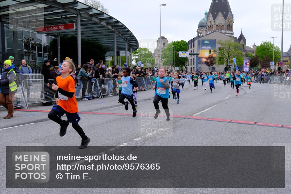 25.04.2026 - Das Zehntel Tim E. http://msf.ph/oto/9576365 25.04.2026 10:56:39 Ziel 3995, 5000, 5258, 5264, 5267, 5277, 5531, 5567, 5571, 5657, 5661, 5708, 5709, 5764, 5773, 5836, 5854, 5855, 5856, 5929, 6149, 6187, 6207, 6279, 6403, 6477, 6482, 6502, 6628, 6644, 6645, 6652, 6655, 6716, 6755, 6756, 6859, 6873, 6916, 7027, 7125, 7665, 7802, 8013, 8043, 8045 meine-sportfotos.de