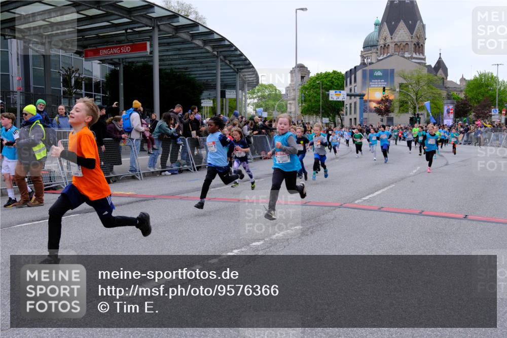 25.04.2026 - Das Zehntel Tim E. http://msf.ph/oto/9576366 25.04.2026 10:56:39 Ziel 3995, 5000, 5258, 5264, 5267, 5277, 5531, 5567, 5571, 5657, 5661, 5708, 5709, 5764, 5773, 5836, 5854, 5855, 5856, 5929, 6149, 6187, 6207, 6279, 6403, 6477, 6482, 6502, 6628, 6644, 6645, 6652, 6655, 6716, 6755, 6756, 6859, 6873, 6916, 7027, 7125, 7665, 7802, 8013, 8043, 8045 meine-sportfotos.de