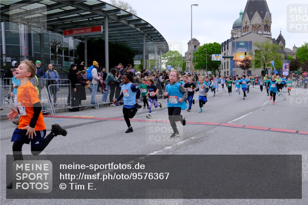 25.04.2026 - Das Zehntel Tim E. http://msf.ph/oto/9576367 25.04.2026 10:56:40 Ziel 5000, 5258, 5264, 5267, 5531, 5567, 5571, 5657, 5661, 5708, 5709, 5764, 5773, 5836, 5854, 5855, 5856, 5929, 6149, 6187, 6207, 6279, 6403, 6477, 6482, 6502, 6628, 6637, 6644, 6645, 6652, 6655, 6716, 6756, 6859, 6873, 6916, 6996, 7027, 7125, 7141, 7576, 7665, 7802, 8013, 8043, 8045 meine-sportfotos.de