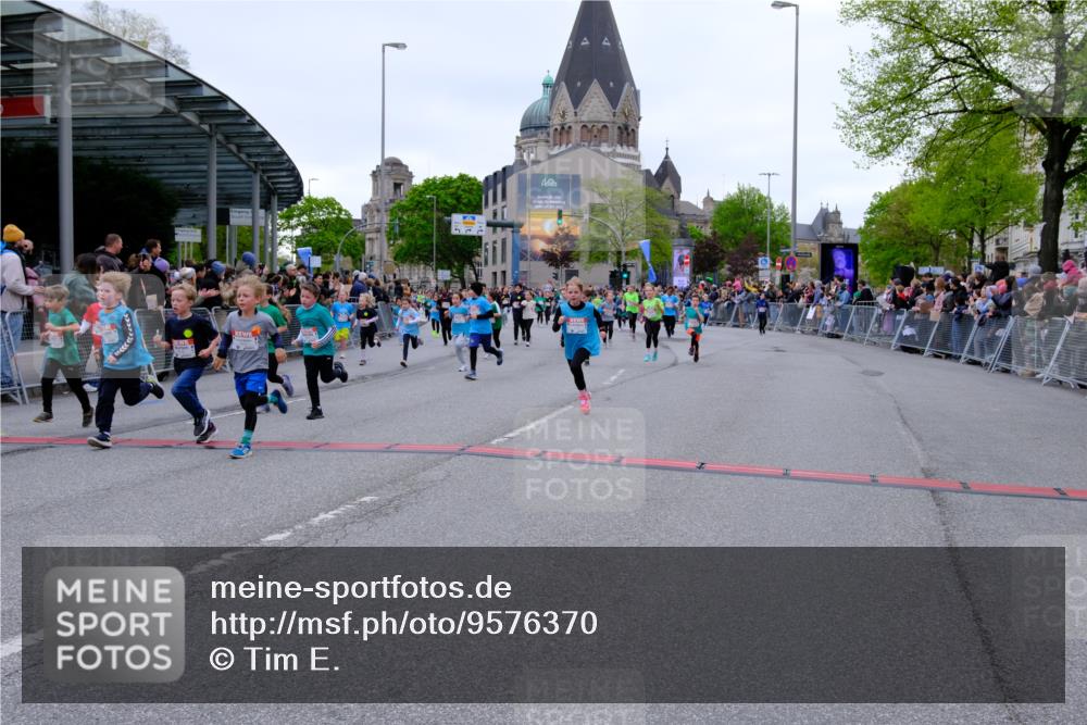 25.04.2026 - Das Zehntel Tim E. http://msf.ph/oto/9576370 25.04.2026 10:56:41 Ziel 5000, 5531, 5567, 5571, 5617, 5657, 5661, 5708, 5709, 5746, 5749, 5764, 5773, 5836, 5854, 5855, 5856, 5929, 6149, 6187, 6207, 6279, 6403, 6477, 6482, 6502, 6619, 6628, 6637, 6644, 6645, 6652, 6655, 6670, 6716, 6756, 6859, 6873, 6882, 6915, 6916, 6996, 7027, 7125, 7141, 7576, 7665, 7802, 8013, 8043 meine-sportfotos.de