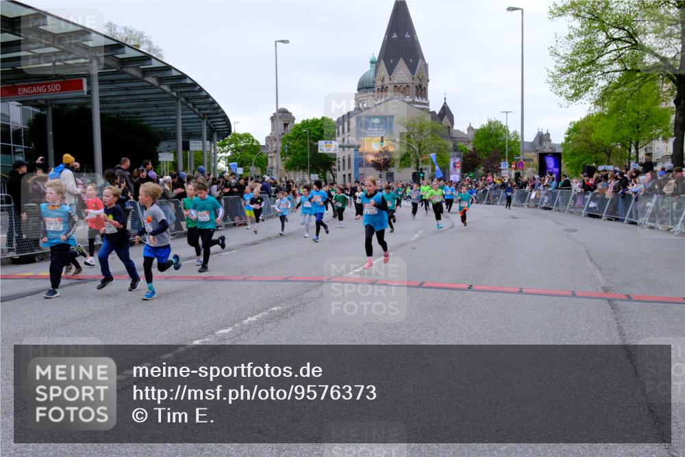 25.04.2026 - Das Zehntel Tim E. http://msf.ph/oto/9576373 25.04.2026 10:56:41 Ziel 5000, 5531, 5567, 5571, 5617, 5657, 5661, 5708, 5709, 5746, 5749, 5764, 5773, 5836, 5854, 5855, 5856, 5929, 6149, 6187, 6207, 6279, 6403, 6477, 6482, 6502, 6619, 6628, 6637, 6644, 6645, 6652, 6655, 6670, 6716, 6756, 6859, 6873, 6882, 6915, 6916, 6996, 7027, 7125, 7141, 7576, 7665, 7802, 8013, 8043 meine-sportfotos.de