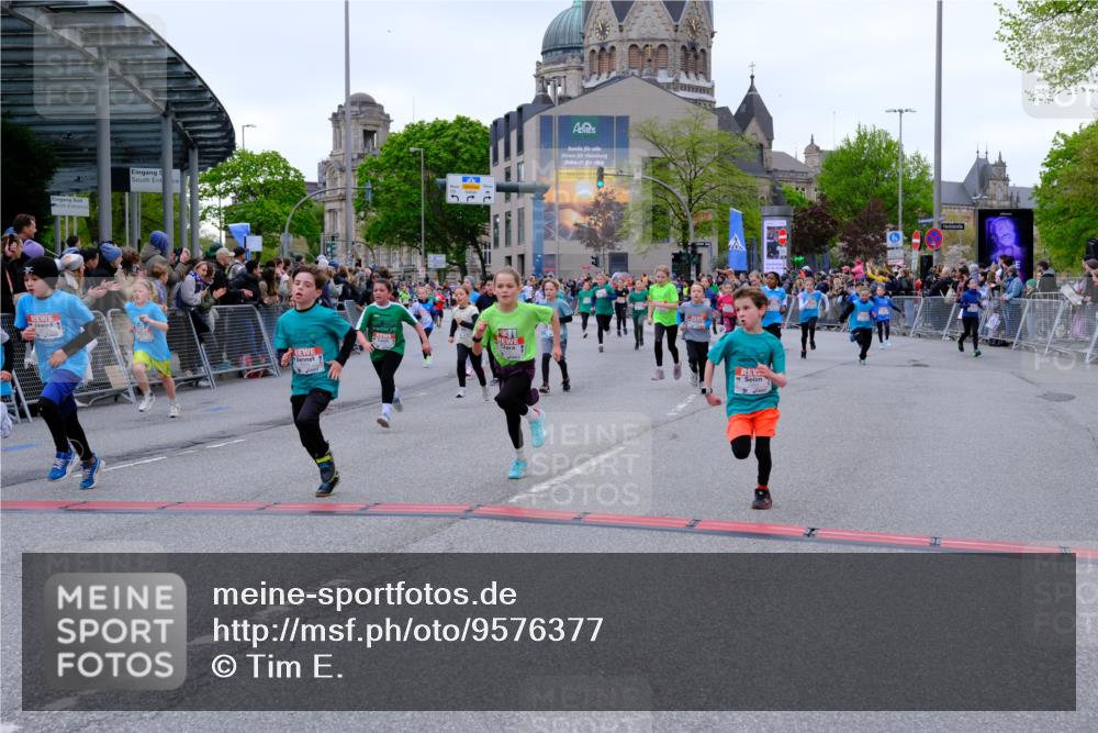 25.04.2026 - Das Zehntel Tim E. http://msf.ph/oto/9576377 25.04.2026 10:56:42 Ziel 5000, 5531, 5567, 5571, 5617, 5657, 5661, 5708, 5709, 5746, 5749, 5764, 5773, 5836, 5854, 5855, 5856, 5929, 6149, 6187, 6207, 6279, 6403, 6477, 6482, 6502, 6619, 6627, 6628, 6637, 6644, 6645, 6652, 6655, 6670, 6716, 6756, 6859, 6873, 6882, 6915, 6916, 6996, 7027, 7125, 7141, 7576, 7665, 7714, 7727, 7802, 7947, 7959, 8013, 8043 meine-sportfotos.de