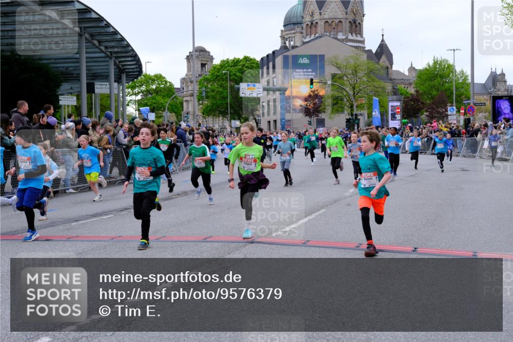 25.04.2026 - Das Zehntel Tim E. http://msf.ph/oto/9576379 25.04.2026 10:56:43 Ziel 5531, 5567, 5571, 5617, 5657, 5661, 5708, 5709, 5746, 5749, 5764, 5836, 5854, 5855, 5856, 5929, 6149, 6187, 6207, 6279, 6477, 6482, 6502, 6619, 6627, 6628, 6637, 6644, 6645, 6652, 6655, 6670, 6716, 6756, 6859, 6873, 6882, 6903, 6915, 6996, 7125, 7141, 7576, 7665, 7714, 7727, 7802, 7888, 7932, 7947, 7959, 8043 meine-sportfotos.de