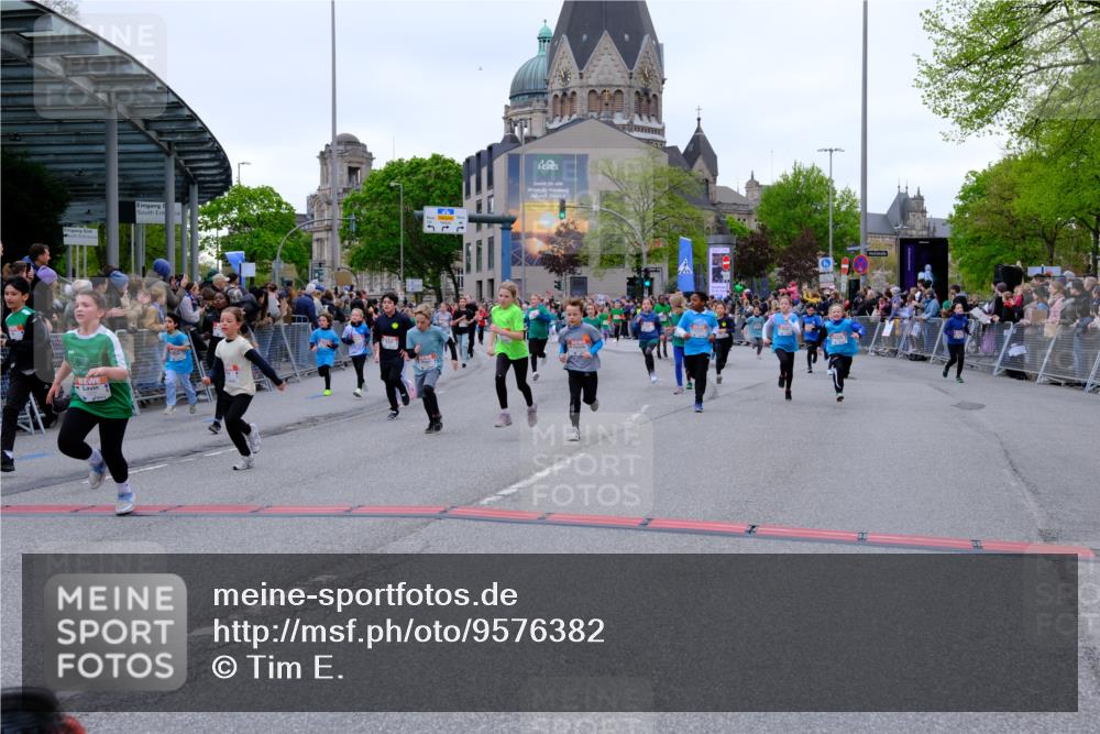 25.04.2026 - Das Zehntel Tim E. http://msf.ph/oto/9576382 25.04.2026 10:56:44 Ziel 5441, 5531, 5567, 5571, 5617, 5657, 5661, 5708, 5709, 5746, 5749, 5764, 5836, 5854, 5855, 5856, 5929, 6149, 6187, 6207, 6279, 6294, 6309, 6477, 6482, 6502, 6619, 6627, 6628, 6637, 6644, 6645, 6652, 6655, 6670, 6716, 6756, 6859, 6873, 6882, 6903, 6915, 6996, 7072, 7125, 7141, 7576, 7665, 7714, 7727, 7802, 7888, 7932, 7947, 7959 meine-sportfotos.de