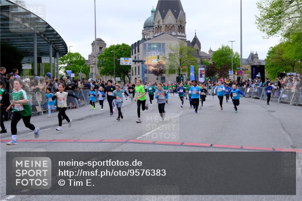 25.04.2026 - Das Zehntel Tim E. http://msf.ph/oto/9576383 25.04.2026 10:56:44 Ziel 5441, 5531, 5567, 5571, 5617, 5657, 5661, 5708, 5709, 5746, 5749, 5764, 5836, 5854, 5855, 5856, 5929, 6149, 6187, 6207, 6279, 6294, 6309, 6477, 6482, 6502, 6619, 6627, 6628, 6637, 6644, 6645, 6652, 6655, 6670, 6716, 6756, 6859, 6873, 6882, 6903, 6915, 6996, 7072, 7125, 7141, 7576, 7665, 7714, 7727, 7802, 7888, 7932, 7947, 7959 meine-sportfotos.de