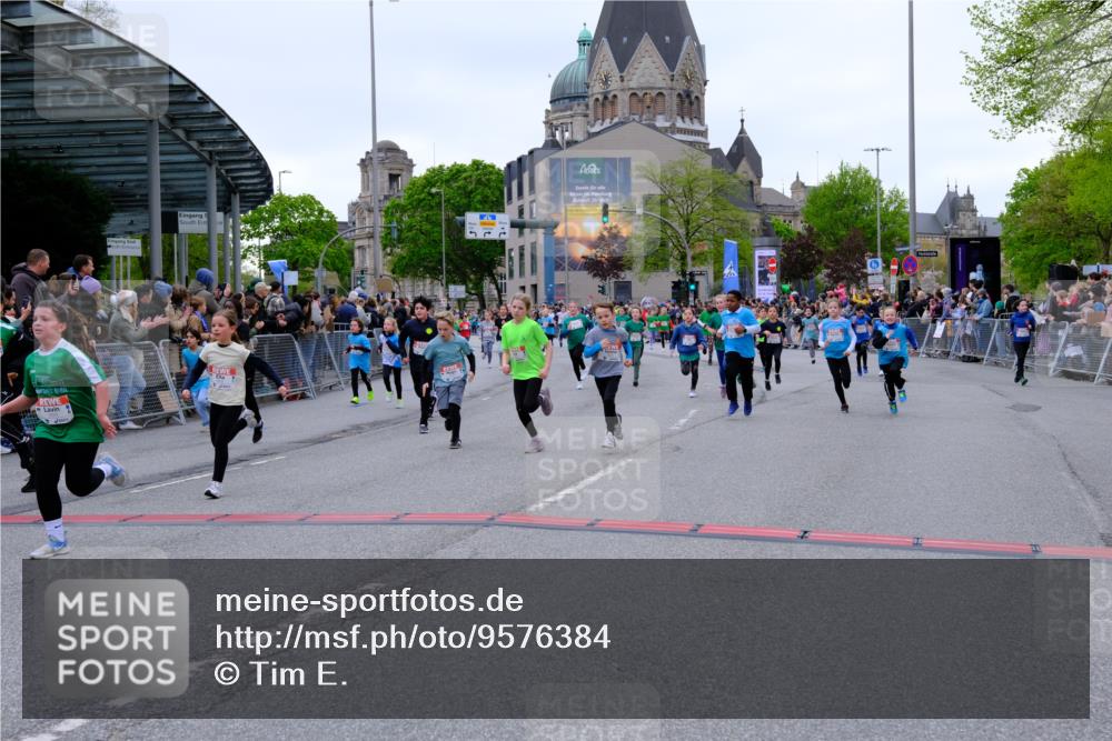 25.04.2026 - Das Zehntel Tim E. http://msf.ph/oto/9576384 25.04.2026 10:56:44 Ziel 5441, 5531, 5567, 5571, 5617, 5657, 5661, 5708, 5709, 5746, 5749, 5764, 5836, 5854, 5855, 5856, 5929, 6149, 6187, 6207, 6279, 6294, 6309, 6477, 6482, 6502, 6619, 6627, 6628, 6637, 6644, 6645, 6652, 6655, 6670, 6716, 6756, 6859, 6873, 6882, 6903, 6915, 6996, 7072, 7125, 7141, 7576, 7665, 7714, 7727, 7802, 7888, 7932, 7947, 7959 meine-sportfotos.de