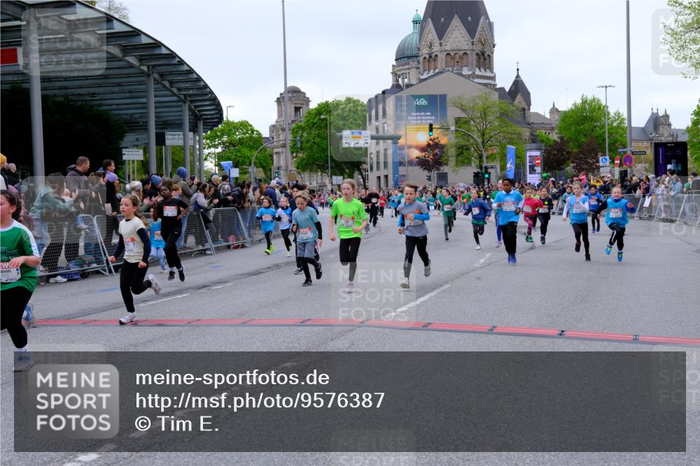 25.04.2026 - Das Zehntel Tim E. http://msf.ph/oto/9576387 25.04.2026 10:56:44 Ziel 5441, 5531, 5567, 5571, 5617, 5657, 5661, 5708, 5709, 5746, 5749, 5764, 5836, 5854, 5855, 5856, 5929, 6149, 6187, 6207, 6279, 6294, 6309, 6477, 6482, 6502, 6619, 6627, 6628, 6637, 6644, 6645, 6652, 6655, 6670, 6716, 6756, 6859, 6873, 6882, 6903, 6915, 6996, 7072, 7125, 7141, 7576, 7665, 7714, 7727, 7802, 7888, 7932, 7947, 7959 meine-sportfotos.de