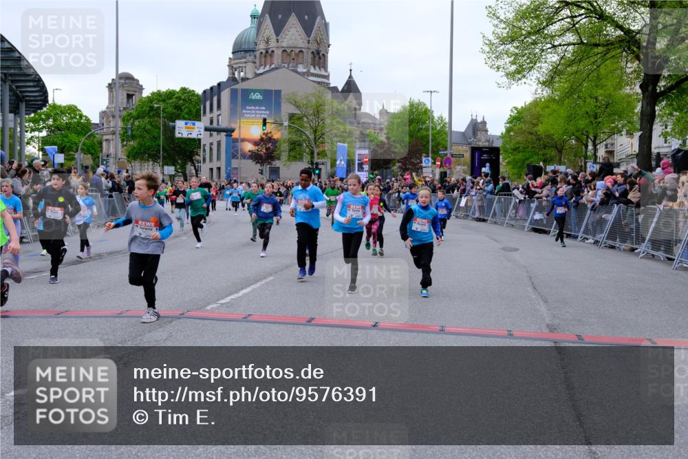25.04.2026 - Das Zehntel Tim E. http://msf.ph/oto/9576391 25.04.2026 10:56:45 Ziel 5441, 5531, 5617, 5657, 5661, 5709, 5746, 5749, 5764, 5854, 5855, 5856, 5929, 6149, 6187, 6207, 6279, 6294, 6309, 6477, 6482, 6502, 6530, 6551, 6619, 6627, 6628, 6637, 6644, 6645, 6652, 6655, 6670, 6859, 6873, 6882, 6903, 6915, 6996, 7008, 7072, 7125, 7141, 7576, 7594, 7665, 7714, 7727, 7802, 7888, 7932, 7947, 7959 meine-sportfotos.de