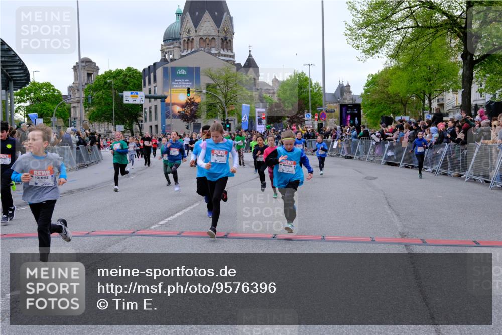 25.04.2026 - Das Zehntel Tim E. http://msf.ph/oto/9576396 25.04.2026 10:56:46 Ziel 5441, 5531, 5617, 5657, 5661, 5709, 5746, 5749, 5764, 5854, 5855, 5856, 5913, 5929, 6118, 6149, 6207, 6279, 6294, 6309, 6502, 6530, 6551, 6619, 6627, 6628, 6637, 6644, 6645, 6646, 6652, 6655, 6670, 6859, 6873, 6882, 6903, 6915, 6996, 7008, 7072, 7125, 7141, 7576, 7594, 7607, 7665, 7714, 7727, 7802, 7888, 7932, 7947, 7959, 8035 meine-sportfotos.de