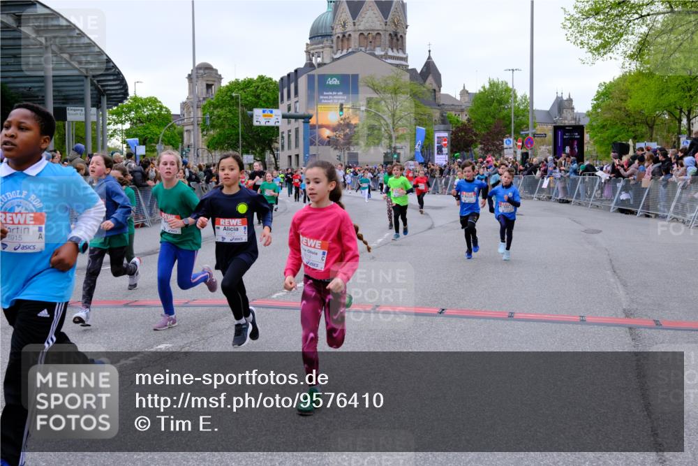 25.04.2026 - Das Zehntel Tim E. http://msf.ph/oto/9576410 25.04.2026 10:56:48 Ziel 5097, 5102, 5441, 5531, 5617, 5709, 5746, 5749, 5764, 5780, 5789, 5854, 5855, 5856, 5859, 5913, 5929, 6118, 6149, 6215, 6294, 6309, 6502, 6530, 6551, 6619, 6627, 6637, 6644, 6646, 6652, 6655, 6670, 6859, 6873, 6882, 6903, 6915, 6996, 7008, 7072, 7125, 7141, 7576, 7594, 7607, 7714, 7727, 7802, 7888, 7932, 7947, 7959, 8035 meine-sportfotos.de