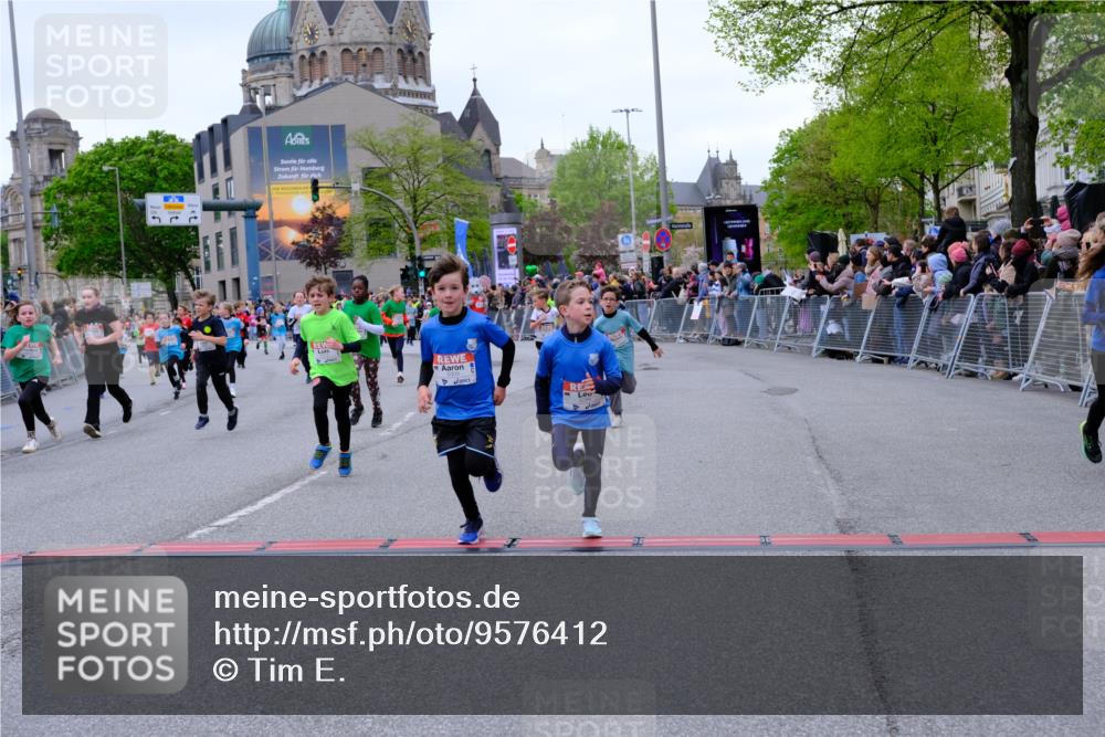 25.04.2026 - Das Zehntel Tim E. http://msf.ph/oto/9576412 25.04.2026 10:56:49 Ziel 5097, 5102, 5441, 5531, 5561, 5617, 5709, 5746, 5749, 5780, 5789, 5855, 5856, 5859, 5867, 5913, 5929, 6118, 6215, 6294, 6309, 6530, 6551, 6619, 6627, 6637, 6644, 6646, 6652, 6655, 6670, 6859, 6873, 6882, 6903, 6915, 6996, 7008, 7072, 7125, 7141, 7302, 7576, 7594, 7607, 7714, 7727, 7811, 7888, 7932, 7947, 7959, 8035 meine-sportfotos.de