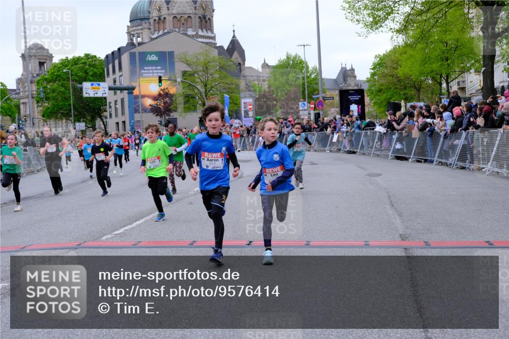 25.04.2026 - Das Zehntel Tim E. http://msf.ph/oto/9576414 25.04.2026 10:56:49 Ziel 5097, 5102, 5441, 5531, 5561, 5617, 5709, 5746, 5749, 5780, 5789, 5855, 5856, 5859, 5867, 5913, 5929, 6118, 6215, 6294, 6309, 6530, 6551, 6619, 6627, 6637, 6644, 6646, 6652, 6655, 6670, 6859, 6873, 6882, 6903, 6915, 6996, 7008, 7072, 7125, 7141, 7302, 7576, 7594, 7607, 7714, 7727, 7811, 7888, 7932, 7947, 7959, 8035 meine-sportfotos.de
