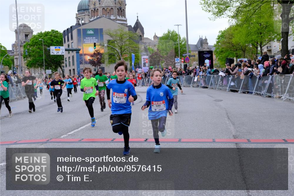 25.04.2026 - Das Zehntel Tim E. http://msf.ph/oto/9576415 25.04.2026 10:56:49 Ziel 5097, 5102, 5441, 5531, 5561, 5617, 5709, 5746, 5749, 5780, 5789, 5855, 5856, 5859, 5867, 5913, 5929, 6118, 6215, 6294, 6309, 6530, 6551, 6619, 6627, 6637, 6644, 6646, 6652, 6655, 6670, 6859, 6873, 6882, 6903, 6915, 6996, 7008, 7072, 7125, 7141, 7302, 7576, 7594, 7607, 7714, 7727, 7811, 7888, 7932, 7947, 7959, 8035 meine-sportfotos.de