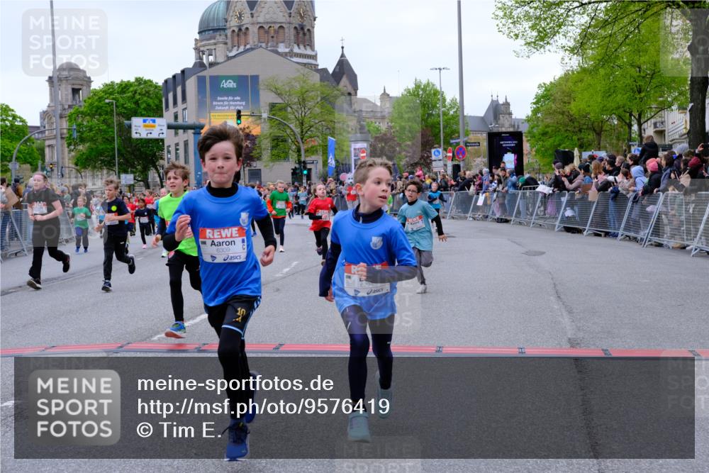 25.04.2026 - Das Zehntel Tim E. http://msf.ph/oto/9576419 25.04.2026 10:56:49 Ziel 5097, 5102, 5441, 5531, 5561, 5617, 5709, 5746, 5749, 5780, 5789, 5855, 5856, 5859, 5867, 5913, 5929, 6118, 6215, 6294, 6309, 6530, 6551, 6619, 6627, 6637, 6644, 6646, 6652, 6655, 6670, 6859, 6873, 6882, 6903, 6915, 6996, 7008, 7072, 7125, 7141, 7302, 7576, 7594, 7607, 7714, 7727, 7811, 7888, 7932, 7947, 7959, 8035 meine-sportfotos.de