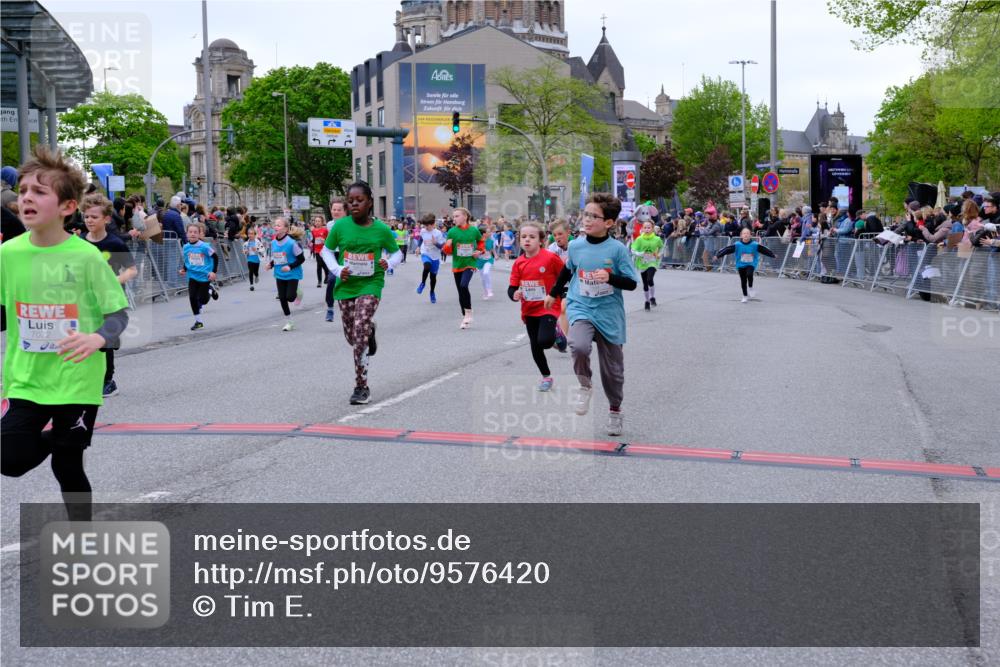 25.04.2026 - Das Zehntel Tim E. http://msf.ph/oto/9576420 25.04.2026 10:56:50 Ziel 5097, 5102, 5441, 5531, 5561, 5617, 5709, 5735, 5746, 5749, 5780, 5789, 5855, 5856, 5859, 5861, 5867, 5913, 5929, 6118, 6215, 6294, 6309, 6530, 6551, 6619, 6627, 6637, 6644, 6646, 6652, 6655, 6670, 6859, 6882, 6903, 6915, 6996, 7008, 7072, 7125, 7141, 7302, 7576, 7594, 7607, 7714, 7727, 7811, 7888, 7932, 7947, 7959, 8035 meine-sportfotos.de