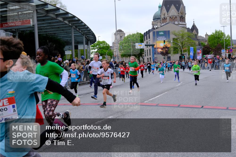 25.04.2026 - Das Zehntel Tim E. http://msf.ph/oto/9576427 25.04.2026 10:56:52 Ziel 5097, 5102, 5441, 5561, 5617, 5735, 5746, 5749, 5780, 5789, 5859, 5861, 5867, 5913, 6118, 6143, 6215, 6294, 6309, 6530, 6551, 6619, 6627, 6637, 6646, 6670, 6882, 6891, 6903, 6915, 6996, 7008, 7072, 7141, 7302, 7576, 7594, 7607, 7714, 7727, 7811, 7888, 7932, 7947, 7959, 8035 meine-sportfotos.de