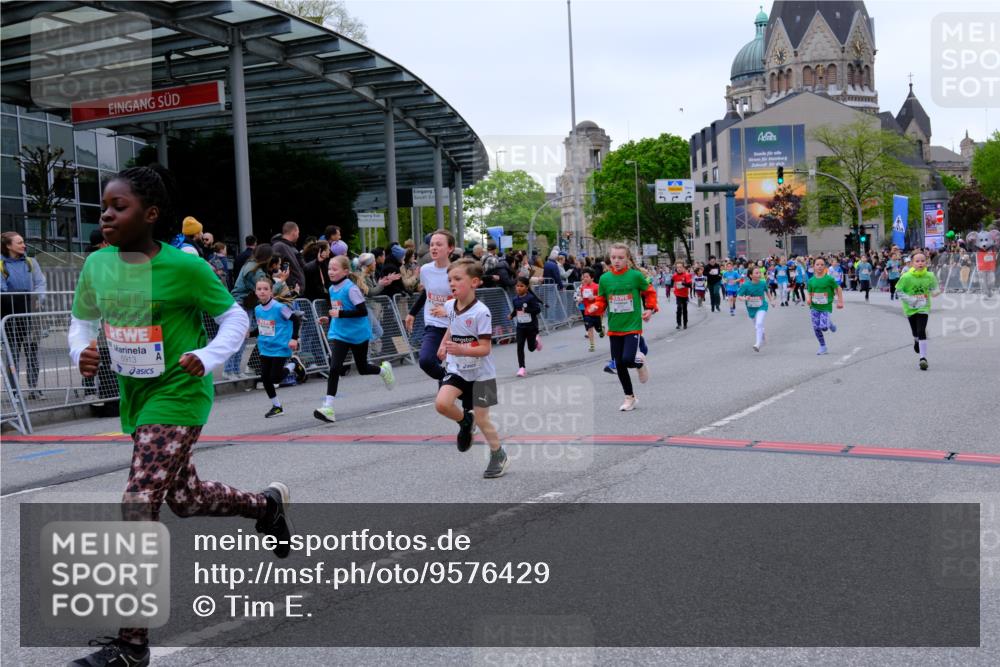 25.04.2026 - Das Zehntel Tim E. http://msf.ph/oto/9576429 25.04.2026 10:56:52 Ziel 5097, 5102, 5441, 5561, 5617, 5735, 5746, 5749, 5780, 5789, 5859, 5861, 5867, 5913, 6118, 6143, 6215, 6294, 6309, 6530, 6551, 6619, 6627, 6637, 6646, 6670, 6882, 6891, 6903, 6915, 6996, 7008, 7072, 7141, 7302, 7576, 7594, 7607, 7714, 7727, 7811, 7888, 7932, 7947, 7959, 8035 meine-sportfotos.de