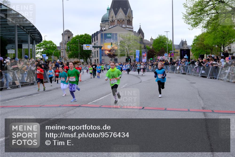 25.04.2026 - Das Zehntel Tim E. http://msf.ph/oto/9576434 25.04.2026 10:56:54 Ziel 5097, 5102, 5441, 5561, 5735, 5780, 5789, 5804, 5839, 5859, 5861, 5867, 5913, 6118, 6130, 6132, 6133, 6143, 6215, 6294, 6309, 6530, 6551, 6627, 6646, 6891, 6903, 7008, 7072, 7302, 7594, 7607, 7714, 7727, 7811, 7888, 7932, 7947, 7959, 8035 meine-sportfotos.de