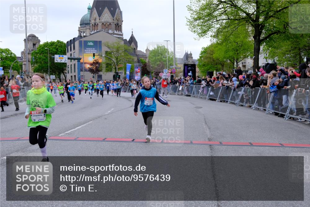 25.04.2026 - Das Zehntel Tim E. http://msf.ph/oto/9576439 25.04.2026 10:56:55 Ziel 5097, 5102, 5441, 5561, 5735, 5780, 5789, 5804, 5839, 5859, 5861, 5867, 5913, 6118, 6130, 6132, 6133, 6143, 6215, 6280, 6294, 6309, 6530, 6551, 6646, 6861, 6891, 6903, 7008, 7060, 7072, 7291, 7302, 7594, 7607, 7639, 7811, 7888, 7932, 8035 meine-sportfotos.de