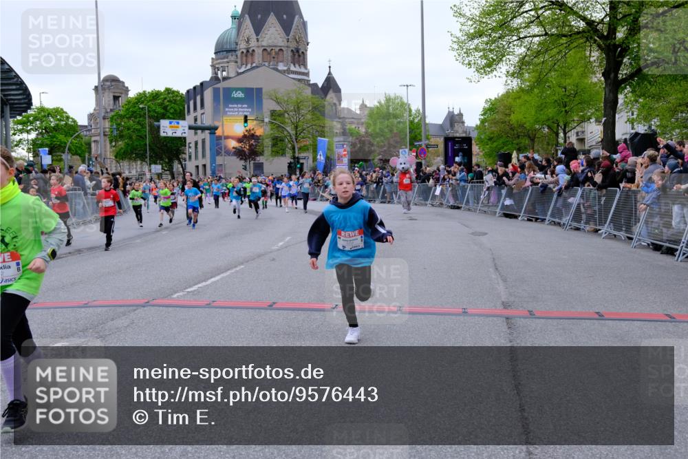 25.04.2026 - Das Zehntel Tim E. http://msf.ph/oto/9576443 25.04.2026 10:56:55 Ziel 5097, 5102, 5441, 5561, 5735, 5780, 5789, 5804, 5839, 5859, 5861, 5867, 5913, 6118, 6130, 6132, 6133, 6143, 6215, 6280, 6294, 6309, 6530, 6551, 6646, 6861, 6891, 6903, 7008, 7060, 7072, 7291, 7302, 7594, 7607, 7639, 7811, 7888, 7932, 8035 meine-sportfotos.de