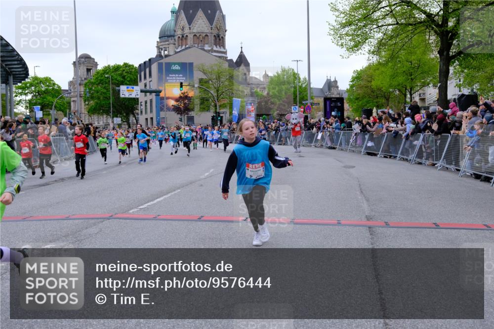 25.04.2026 - Das Zehntel Tim E. http://msf.ph/oto/9576444 25.04.2026 10:56:55 Ziel 5097, 5102, 5441, 5561, 5735, 5780, 5789, 5804, 5839, 5859, 5861, 5867, 5913, 6118, 6130, 6132, 6133, 6143, 6215, 6280, 6294, 6309, 6530, 6551, 6646, 6861, 6891, 6903, 7008, 7060, 7072, 7291, 7302, 7594, 7607, 7639, 7811, 7888, 7932, 8035 meine-sportfotos.de