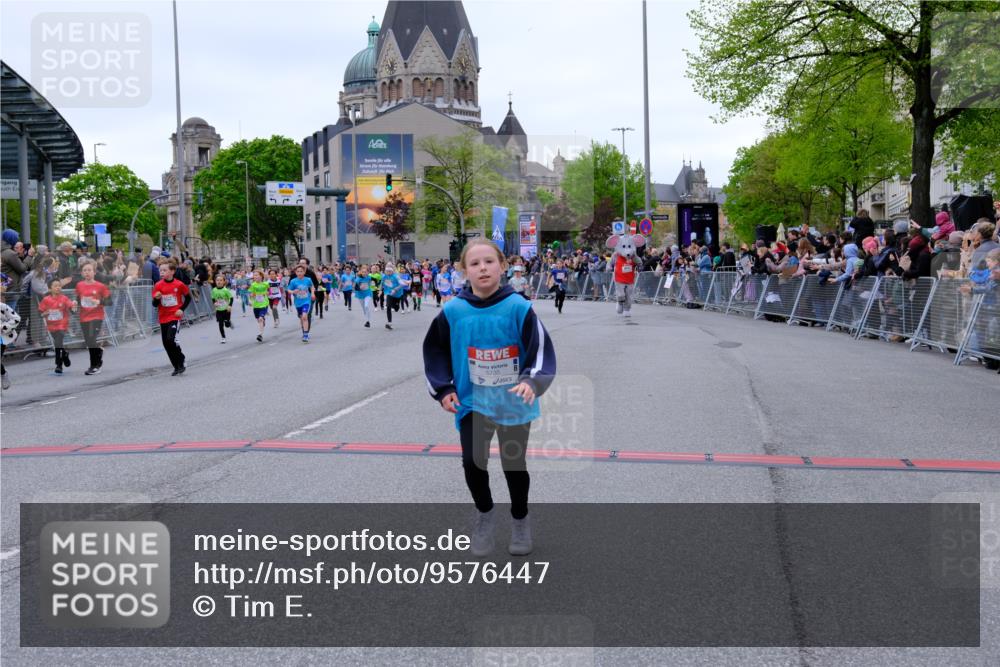 25.04.2026 - Das Zehntel Tim E. http://msf.ph/oto/9576447 25.04.2026 10:56:56 Ziel 5097, 5102, 5386, 5441, 5561, 5735, 5780, 5789, 5804, 5839, 5859, 5861, 5867, 5913, 6118, 6130, 6132, 6133, 6143, 6215, 6280, 6294, 6309, 6530, 6551, 6646, 6861, 6891, 7008, 7060, 7072, 7291, 7302, 7594, 7607, 7639, 7811, 8035 meine-sportfotos.de