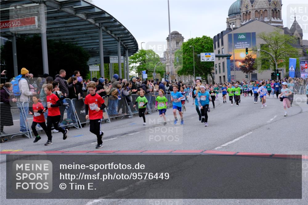 25.04.2026 - Das Zehntel Tim E. http://msf.ph/oto/9576449 25.04.2026 10:56:58 Ziel 5097, 5102, 5290, 5308, 5386, 5463, 5561, 5735, 5780, 5789, 5804, 5839, 5859, 5861, 5867, 5913, 6118, 6130, 6132, 6133, 6143, 6215, 6280, 6646, 6861, 6891, 7060, 7291, 7302, 7537, 7560, 7607, 7639, 7705, 7711, 7811, 8020, 8035 meine-sportfotos.de
