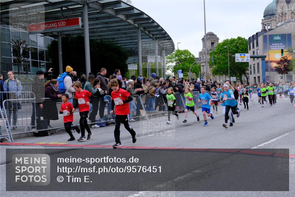 25.04.2026 - Das Zehntel Tim E. http://msf.ph/oto/9576451 25.04.2026 10:56:58 Ziel 5097, 5102, 5290, 5308, 5386, 5463, 5561, 5735, 5780, 5789, 5804, 5839, 5859, 5861, 5867, 5913, 6118, 6130, 6132, 6133, 6143, 6215, 6280, 6646, 6861, 6891, 7060, 7291, 7302, 7537, 7560, 7607, 7639, 7705, 7711, 7811, 8020, 8035 meine-sportfotos.de