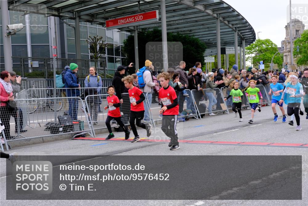 25.04.2026 - Das Zehntel Tim E. http://msf.ph/oto/9576452 25.04.2026 10:56:58 Ziel 5097, 5102, 5290, 5308, 5386, 5463, 5561, 5735, 5780, 5789, 5804, 5839, 5859, 5861, 5867, 5913, 6118, 6130, 6132, 6133, 6143, 6215, 6280, 6646, 6861, 6891, 7060, 7291, 7302, 7537, 7560, 7607, 7639, 7705, 7711, 7811, 8020, 8035 meine-sportfotos.de