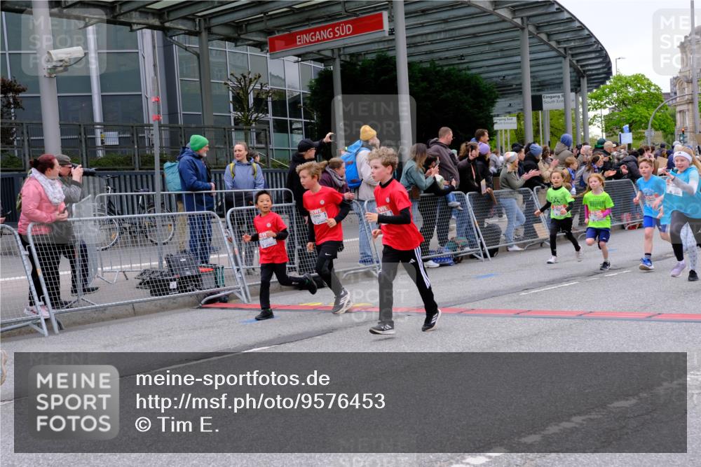 25.04.2026 - Das Zehntel Tim E. http://msf.ph/oto/9576453 25.04.2026 10:56:58 Ziel 5097, 5102, 5290, 5308, 5386, 5463, 5561, 5735, 5780, 5789, 5804, 5839, 5859, 5861, 5867, 5913, 6118, 6130, 6132, 6133, 6143, 6215, 6280, 6646, 6861, 6891, 7060, 7291, 7302, 7537, 7560, 7607, 7639, 7705, 7711, 7811, 8020, 8035 meine-sportfotos.de
