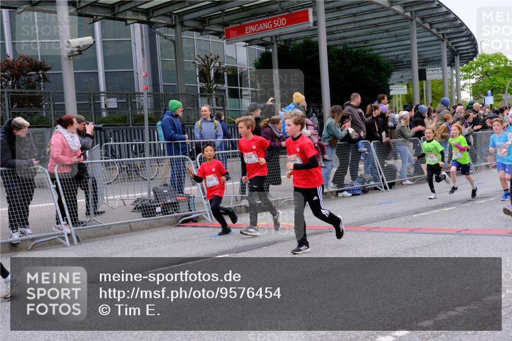 25.04.2026 - Das Zehntel Tim E. http://msf.ph/oto/9576454 25.04.2026 10:56:59 Ziel 5097, 5102, 5290, 5308, 5386, 5463, 5561, 5735, 5780, 5789, 5804, 5839, 5859, 5861, 5867, 6130, 6132, 6133, 6143, 6215, 6280, 6861, 6891, 7060, 7291, 7302, 7537, 7560, 7639, 7705, 7711, 7811, 7861, 8020 meine-sportfotos.de
