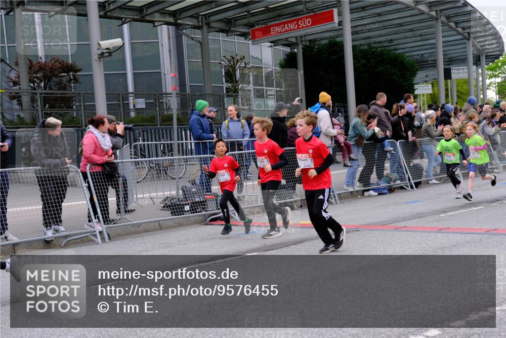 25.04.2026 - Das Zehntel Tim E. http://msf.ph/oto/9576455 25.04.2026 10:56:59 Ziel 5097, 5102, 5290, 5308, 5386, 5463, 5561, 5735, 5780, 5789, 5804, 5839, 5859, 5861, 5867, 6130, 6132, 6133, 6143, 6215, 6280, 6861, 6891, 7060, 7291, 7302, 7537, 7560, 7639, 7705, 7711, 7811, 7861, 8020 meine-sportfotos.de